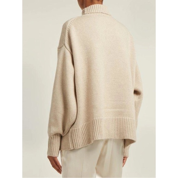 The Row Women's Pheliana Cashmere Turtleneck Sweater - Oatmeal Size S NWT - Picture 3 of 10
